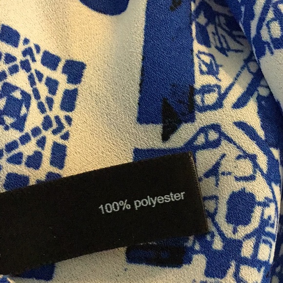 The Limited Blue and White Flowy Pull-Over Top - Picture 8 of 8